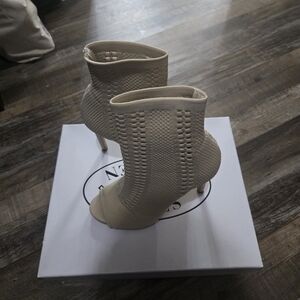 Elegant Beige Ankle Boots